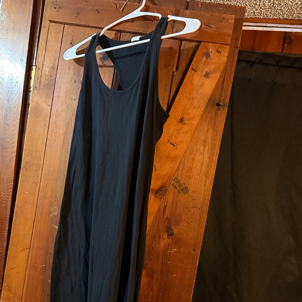 Black Sleeveless Dress